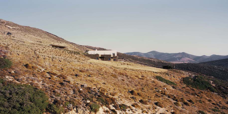 Archisearch Avlakia House by ARP blends with the topography of Antiparos island