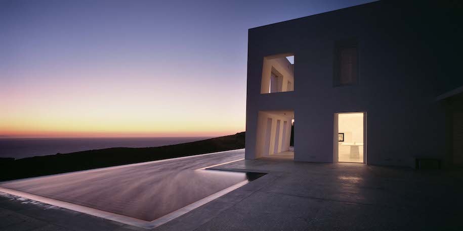 Archisearch Avlakia House by ARP blends with the topography of Antiparos island