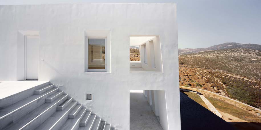 Archisearch Avlakia House by ARP blends with the topography of Antiparos island