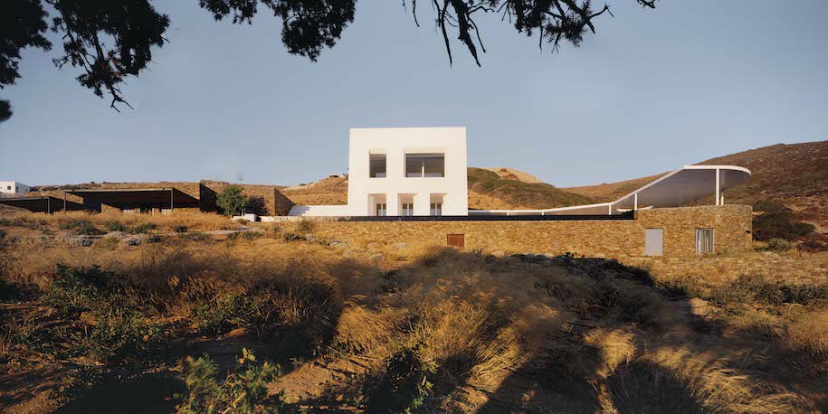 Archisearch Avlakia House by ARP blends with the topography of Antiparos island