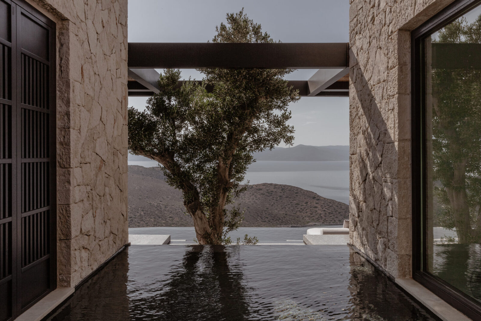Archisearch 'Ο Λόφος': οι Block722 Architects σχεδίασαν μια εντυπωσιακή κατοικία στους πρόποδες του βουνού Θρυπτή στην ανατολική Κρήτη