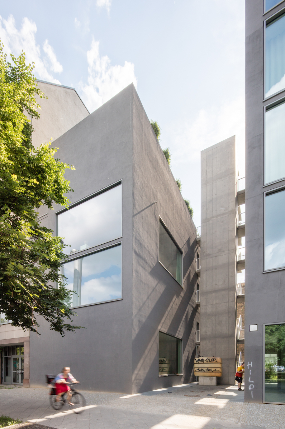 Archisearch Bundschuh Architekten designed Block + Void House in Berlin