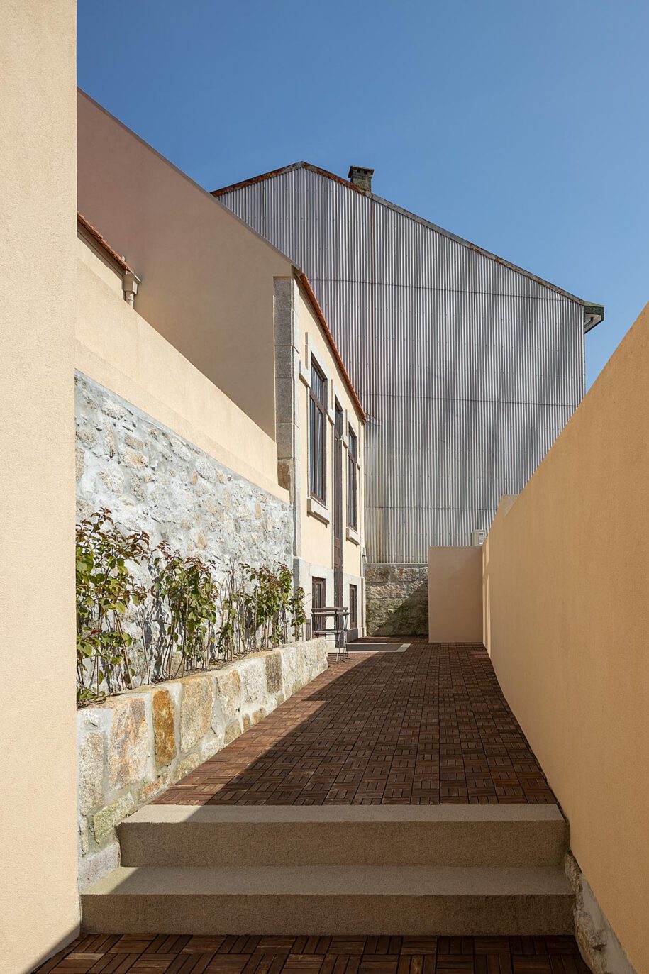 Archisearch Casa do Campo Lindo in Porto, Portugal | Ren Ito Arq.