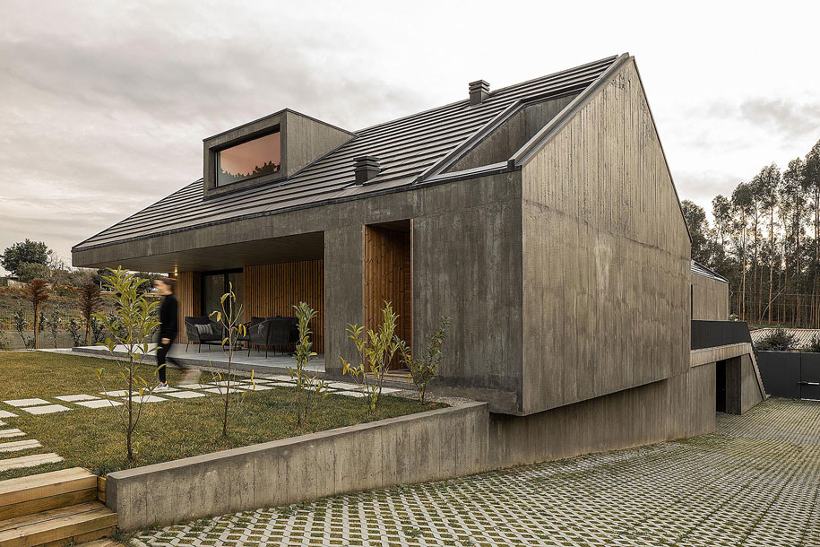 Archisearch HOUSE CG in Arrifana, Portugal by PEDRO HENRIQUE ARQUITETO