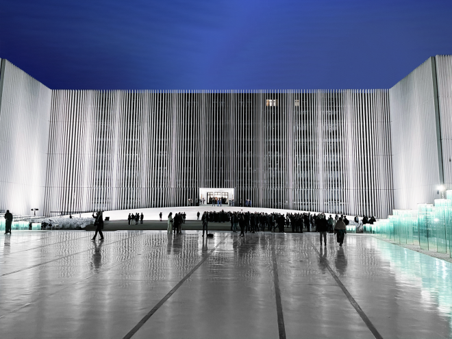 Archisearch - Η ELVIAL με ιδιαίτερη υπερηφάνεια σφραγίζει με την παρουσία της τη νέα εμβληματική όψη του Υπουργείου Εθνικής Άμυνας.