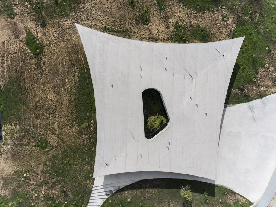 Archisearch Bent yet Acute: Cabo de Vila in Portugal / Spaceworkers