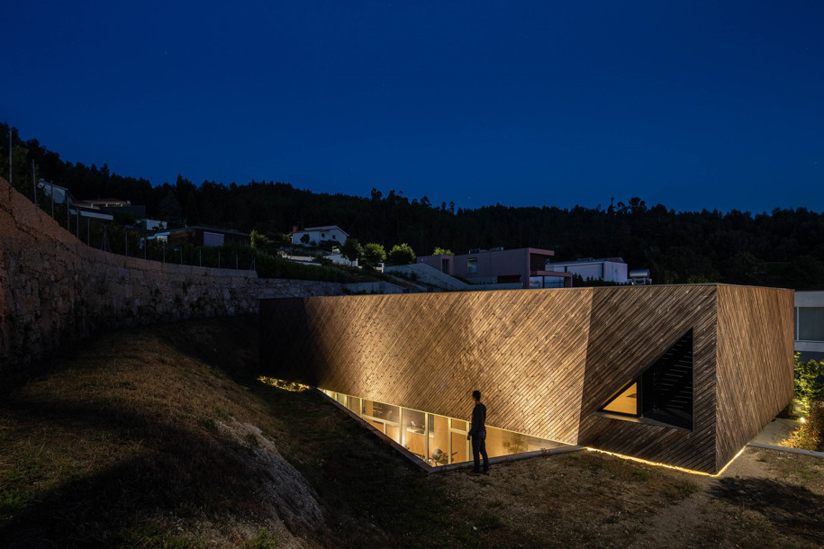 Archisearch Casa A in Guimarães, Portugal | REM’A