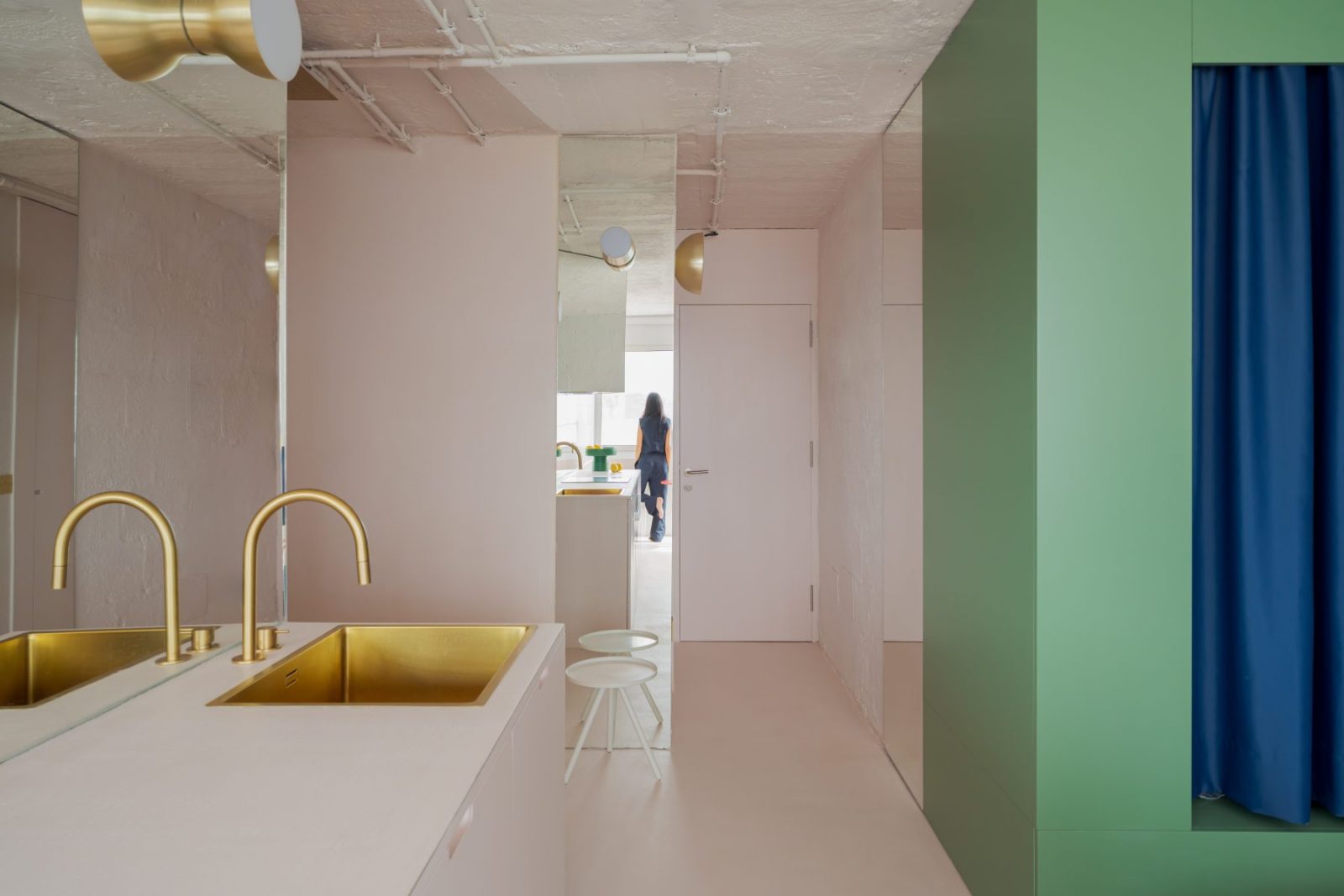 Archisearch MicroScale: Xstudio Reimagines a 32 m² Apartment in Gran Canaria as a Single Inhabited Room