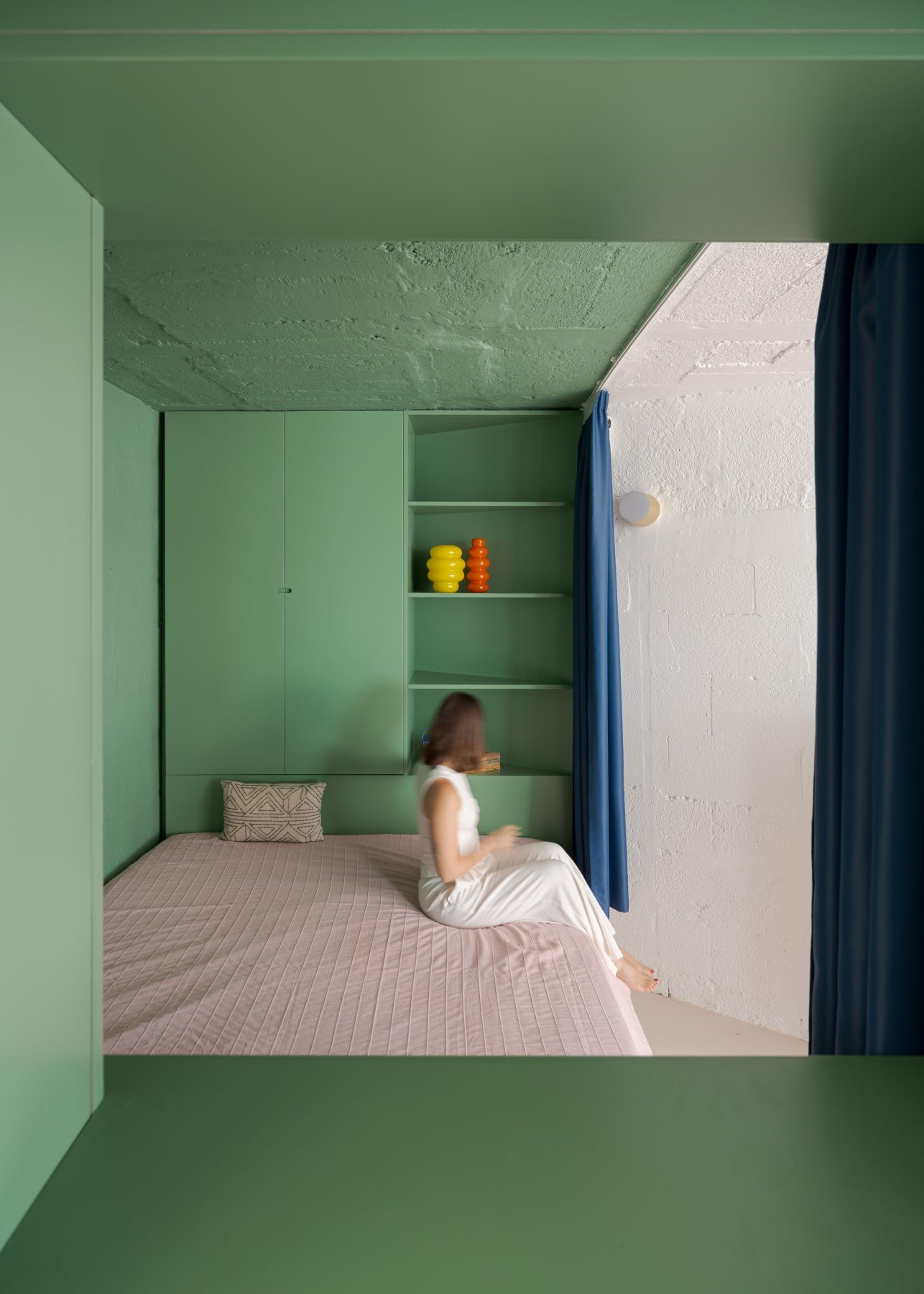 Archisearch MicroScale: Xstudio Reimagines a 32 m² Apartment in Gran Canaria as a Single Inhabited Room