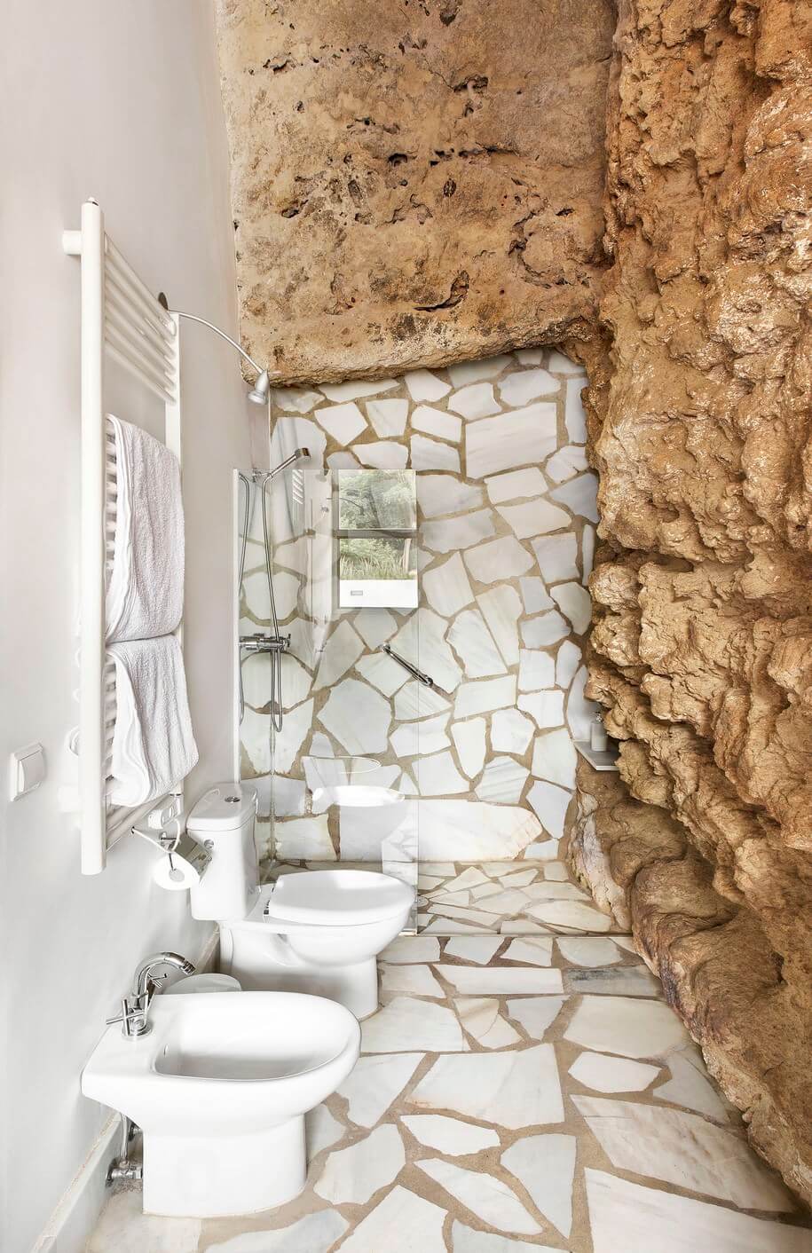 Archisearch A Rough Cave House in Spain / UMMOestudio