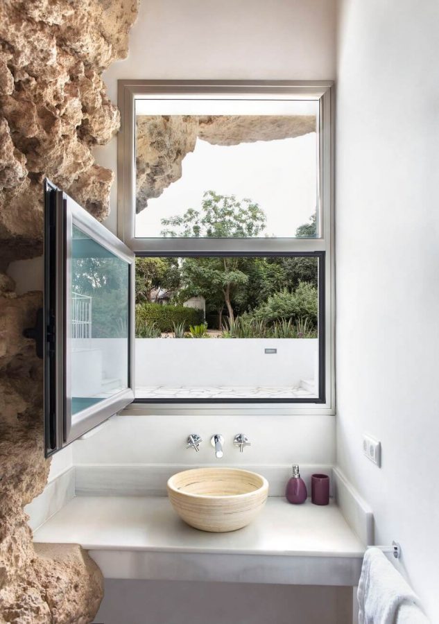 cave house, UMMOestudio, Spain, home, residence, architecture, simplicity, minimalism, architecture, interior, white, modernism