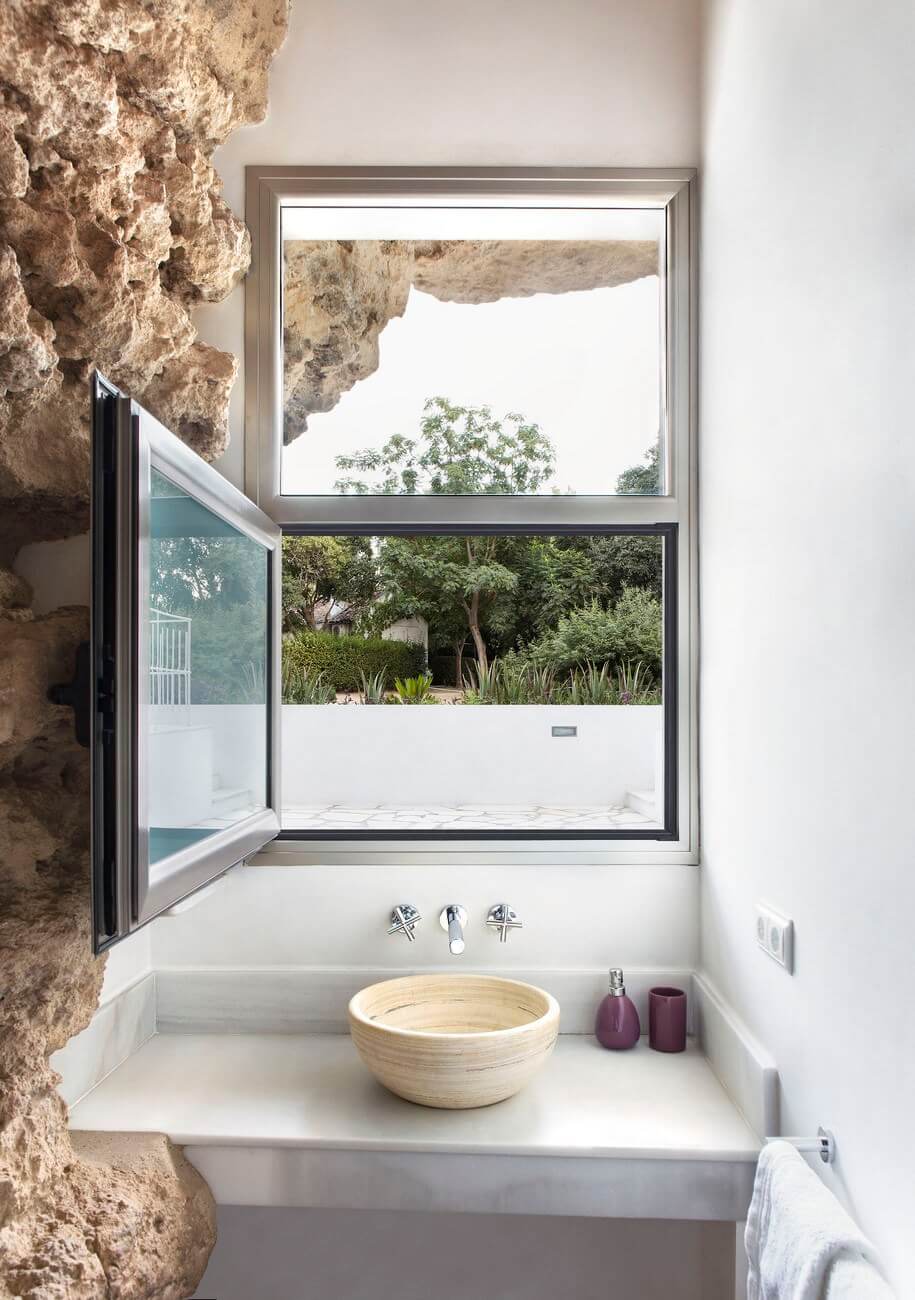 cave house, UMMOestudio, Spain, home, residence, architecture, simplicity, minimalism, architecture, interior, white, modernism