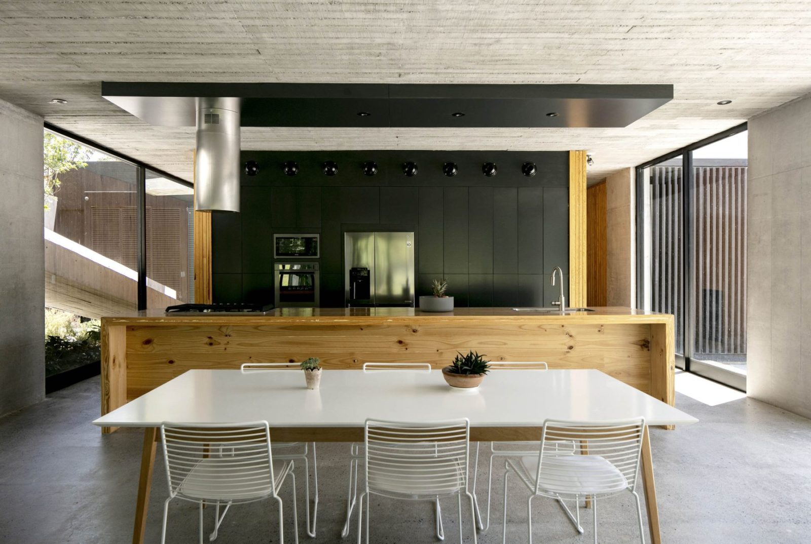 Archisearch Dream Houses: S-AR Design La Villa de Santiago in Mexico as A Monolithic Concrete Home Framed by Patios