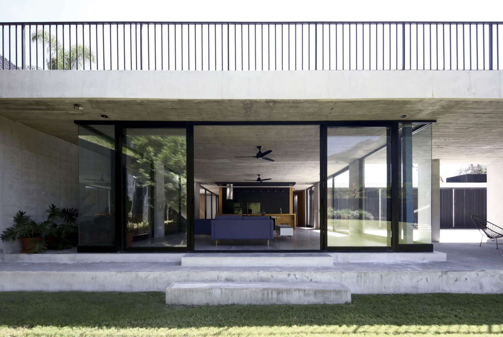 Archisearch Dream Houses: S-AR Design La Villa de Santiago in Mexico as A Monolithic Concrete Home Framed by Patios