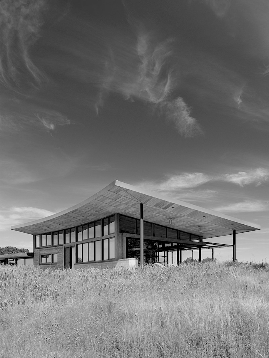 Archisearch Caterpillar House by Feldman Architecture sits in the hills of Central California