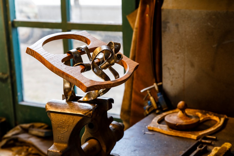 Archisearch BD Barcelona presents the Calvet Hanger: the smallest piece of furniture ever made by Gaudí