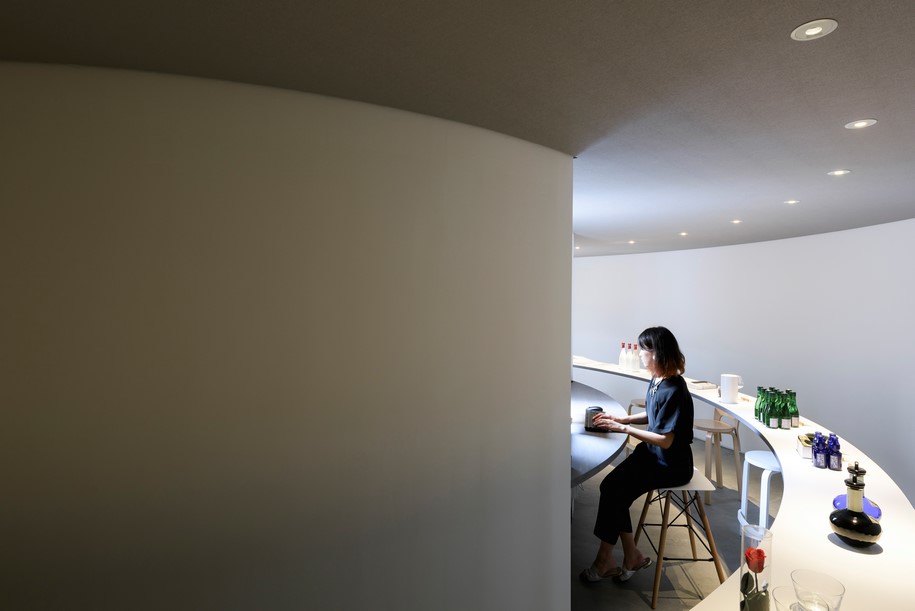 Corridor of the Fold, Jun Igarashi Architects, Kitami, Hokkaido, circular, materials