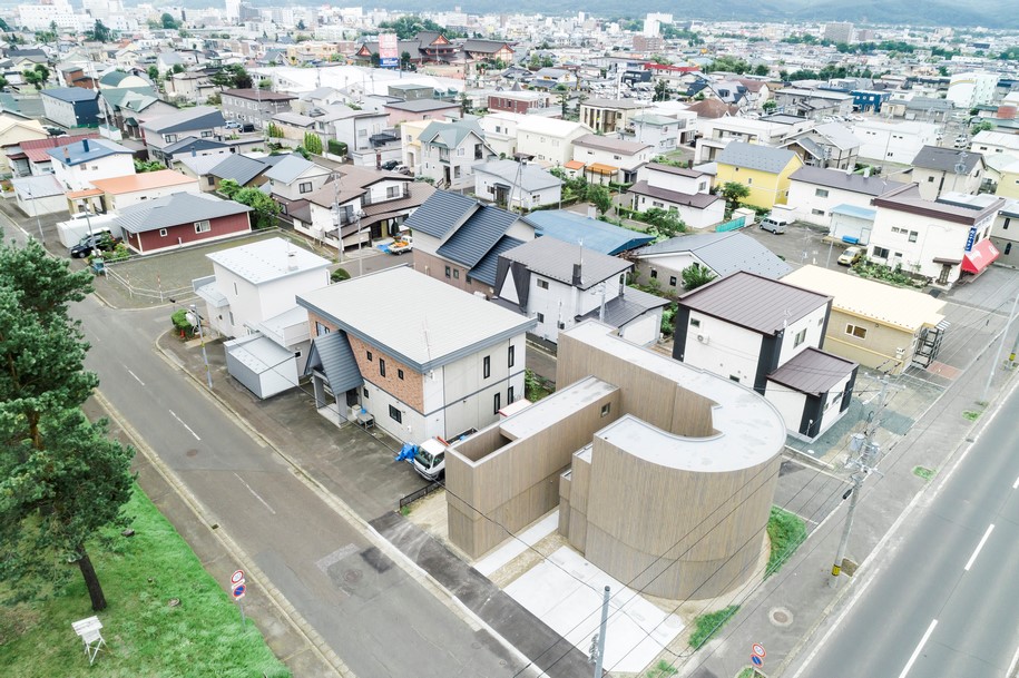 Corridor of the Fold, Jun Igarashi Architects, Kitami, Hokkaido, circular, materials