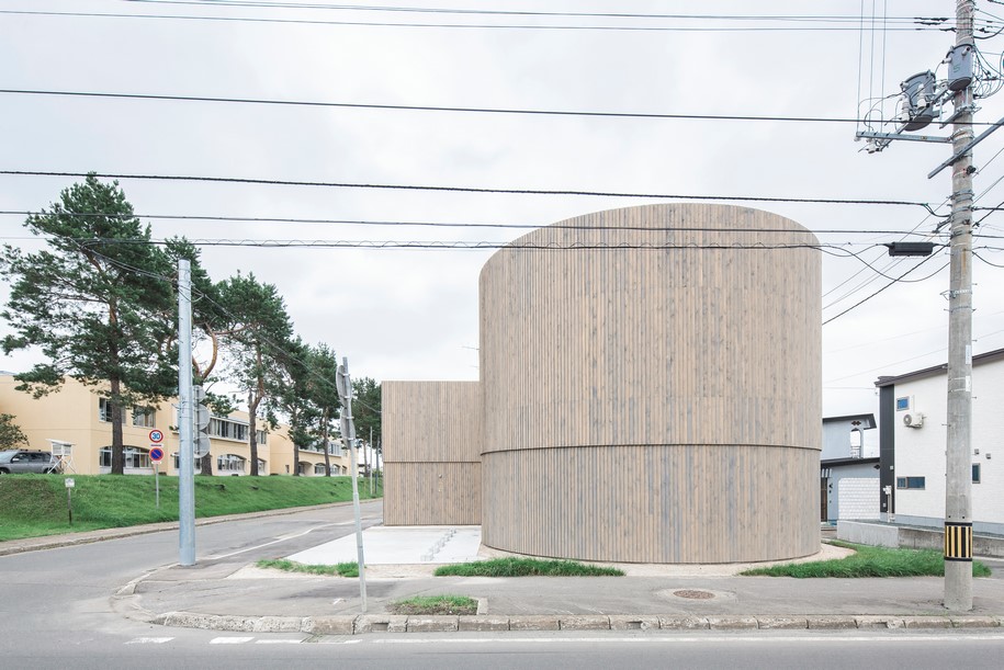 Corridor of the Fold, Jun Igarashi Architects, Kitami, Hokkaido, circular, materials