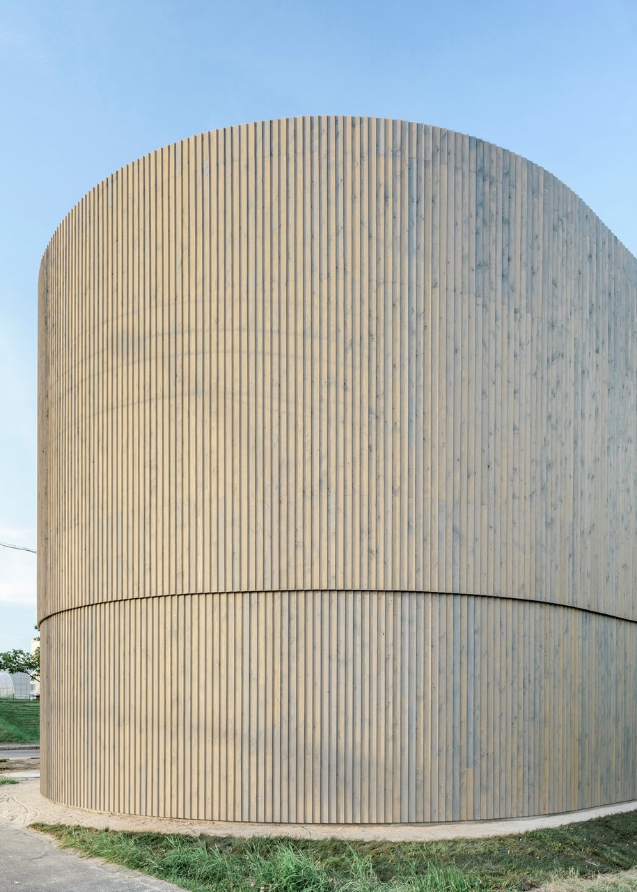 Corridor of the Fold, Jun Igarashi Architects, Kitami, Hokkaido, circular, materials