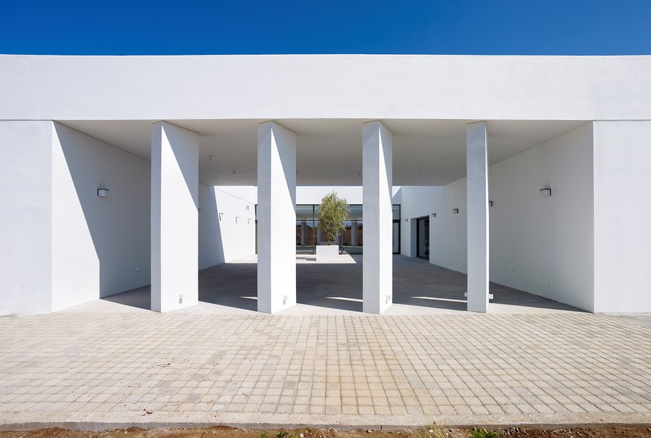 Archisearch Το πρώτο Κέντρο Αποτέφρωσης Νεκρών στην Ελλάδα  |   MONOGON Office for Architecture​