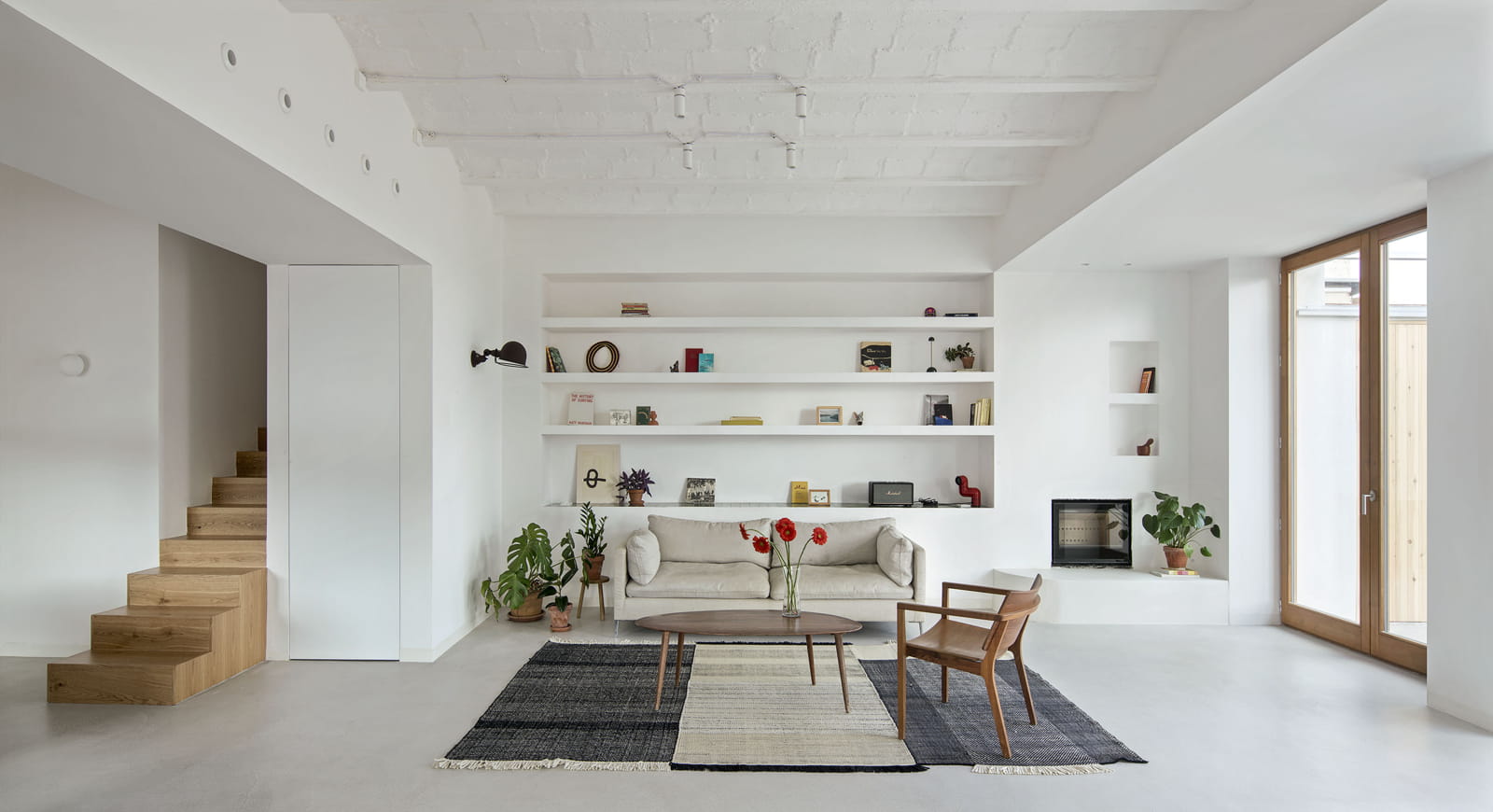 Archisearch Atzur Unifies a Fragmented Composition of Disparate Volumes in Baldu & Diego’s House in Barcelona