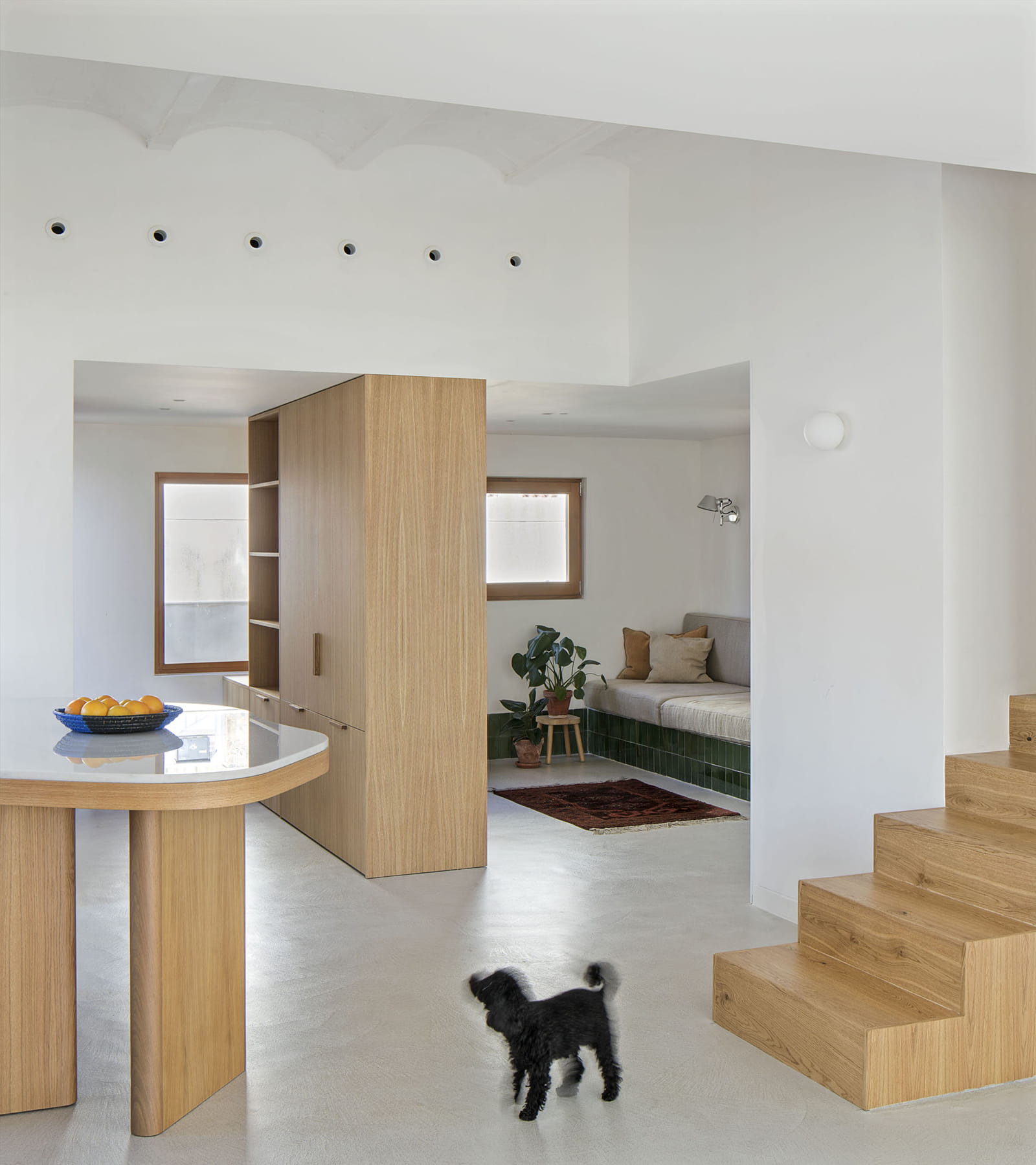 Archisearch Atzur Unifies a Fragmented Composition of Disparate Volumes in Baldu & Diego’s House in Barcelona