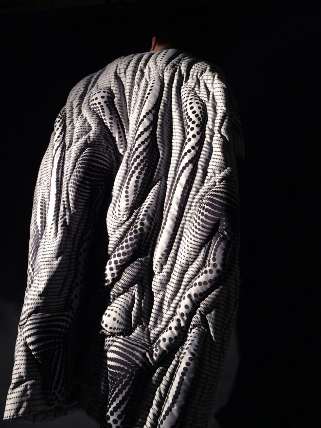 Archisearch - CHBL Jammer Coat by COOP HIMMELB(L)AU enables its user to digitally disappear