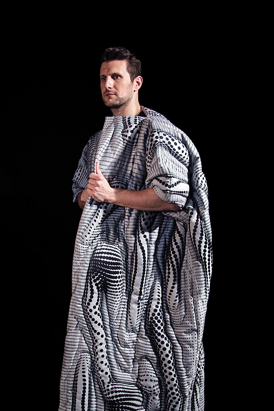 Archisearch CHBL Jammer Coat by COOP HIMMELB(L)AU enables its user to digitally disappear