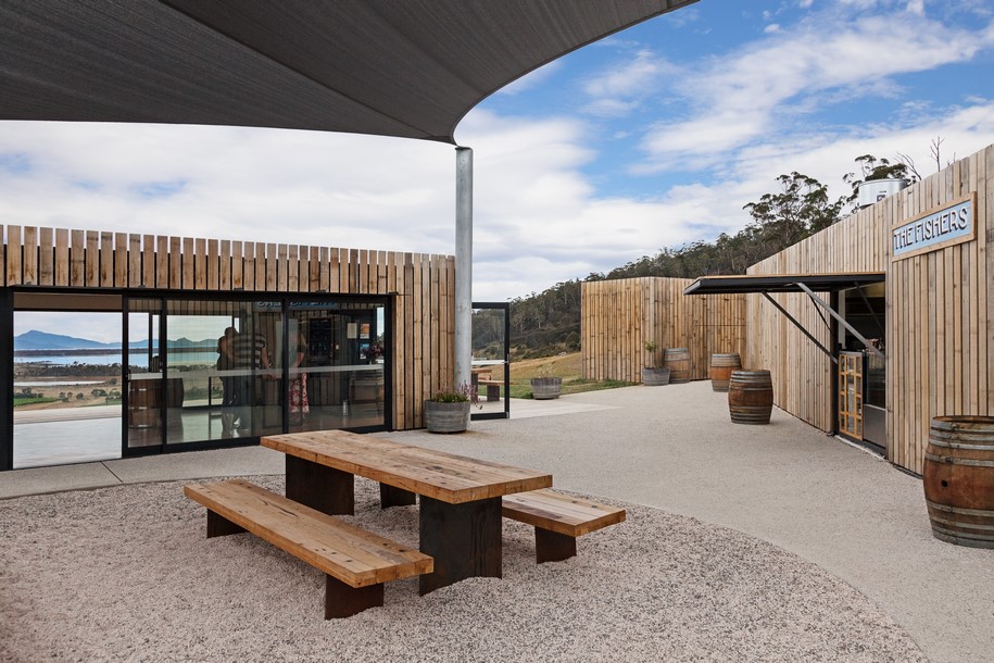 Cumulus Studio, Devil’s Corner, Cellar Door,  Lookout, Freycinet Peninsula, Tasmania, 2015, tower