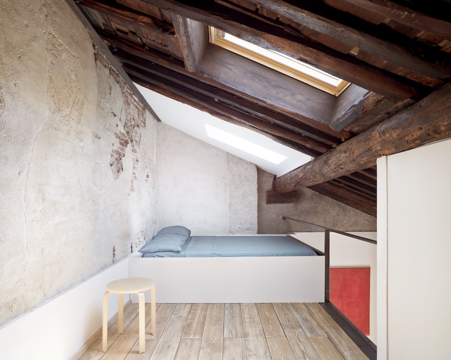 Archisearch House for a sea dog by Dodi Moss in the dense historical context of the old city of Genoa, Italy