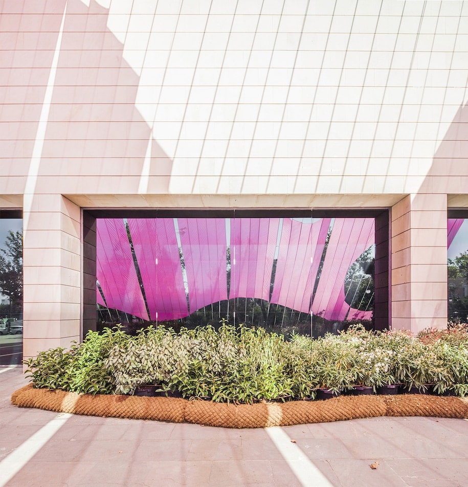 ESA COSA ROSA, Langarita-Navarro, Spain, Madrid, Valencia, Spanish architecture, installation, pink