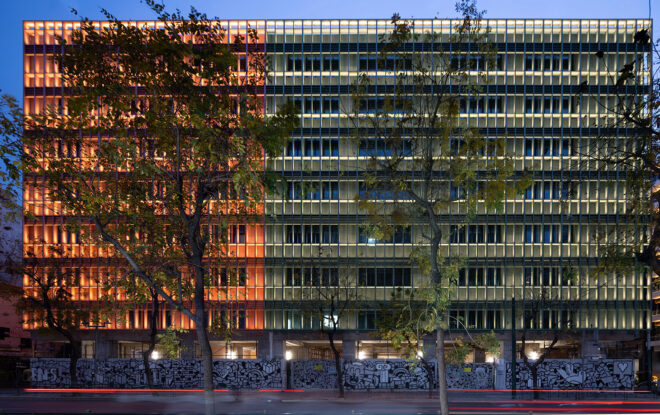 Archisearch - Το κτίριο που στέγαζε το πολυκατάστημα ΜΙΝΙΟΝ πλαισιώνεται από τα προηγμένα συστήματα και τις εξατομικευμένες λύσεις της ELVIAL