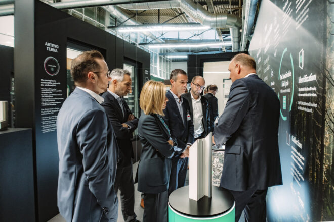 Archisearch - Η ELVIAL και η REHAU ενώνουν τις δυνάμεις τους: Μια στρατηγική συνεργασία για βιώσιμες λύσεις αλουμινίου