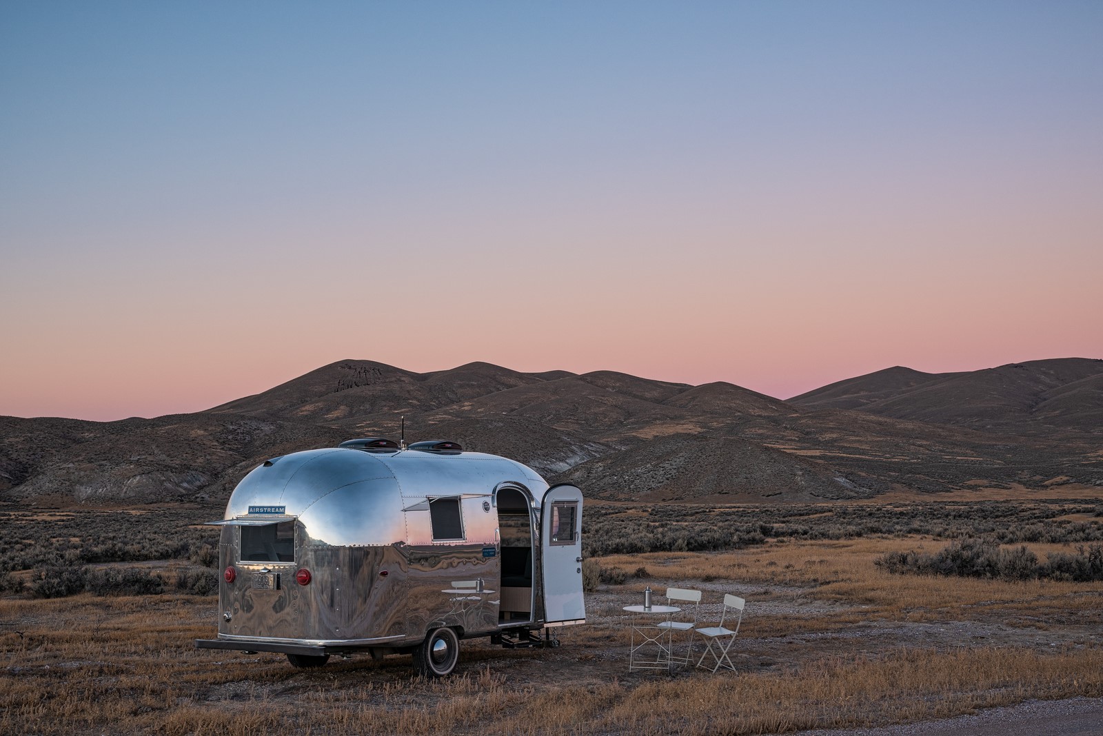 Ed+LeeAirstreamcover (2) Archisearch