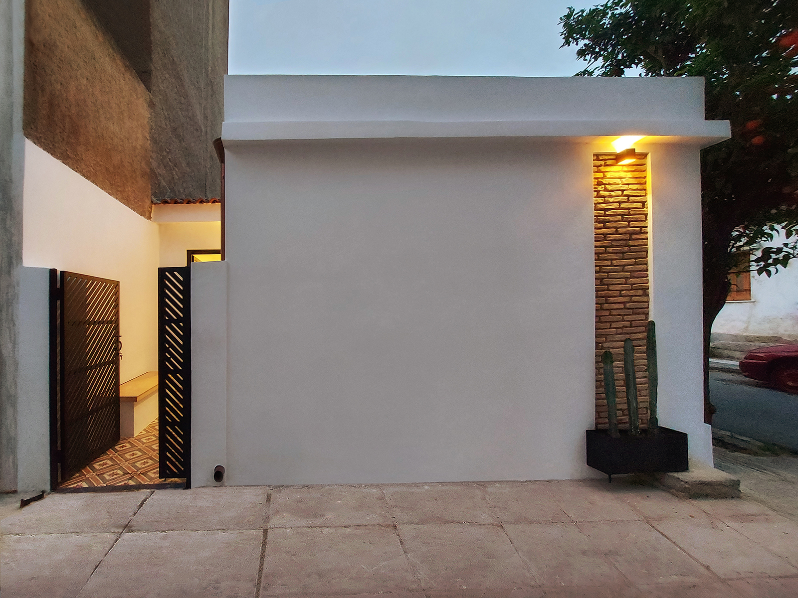 Archisearch Interior architect Efi Drakopoulou renovates a 1920's refugee residence with terrace in the historical district of Nikea, Piraeus, Greece