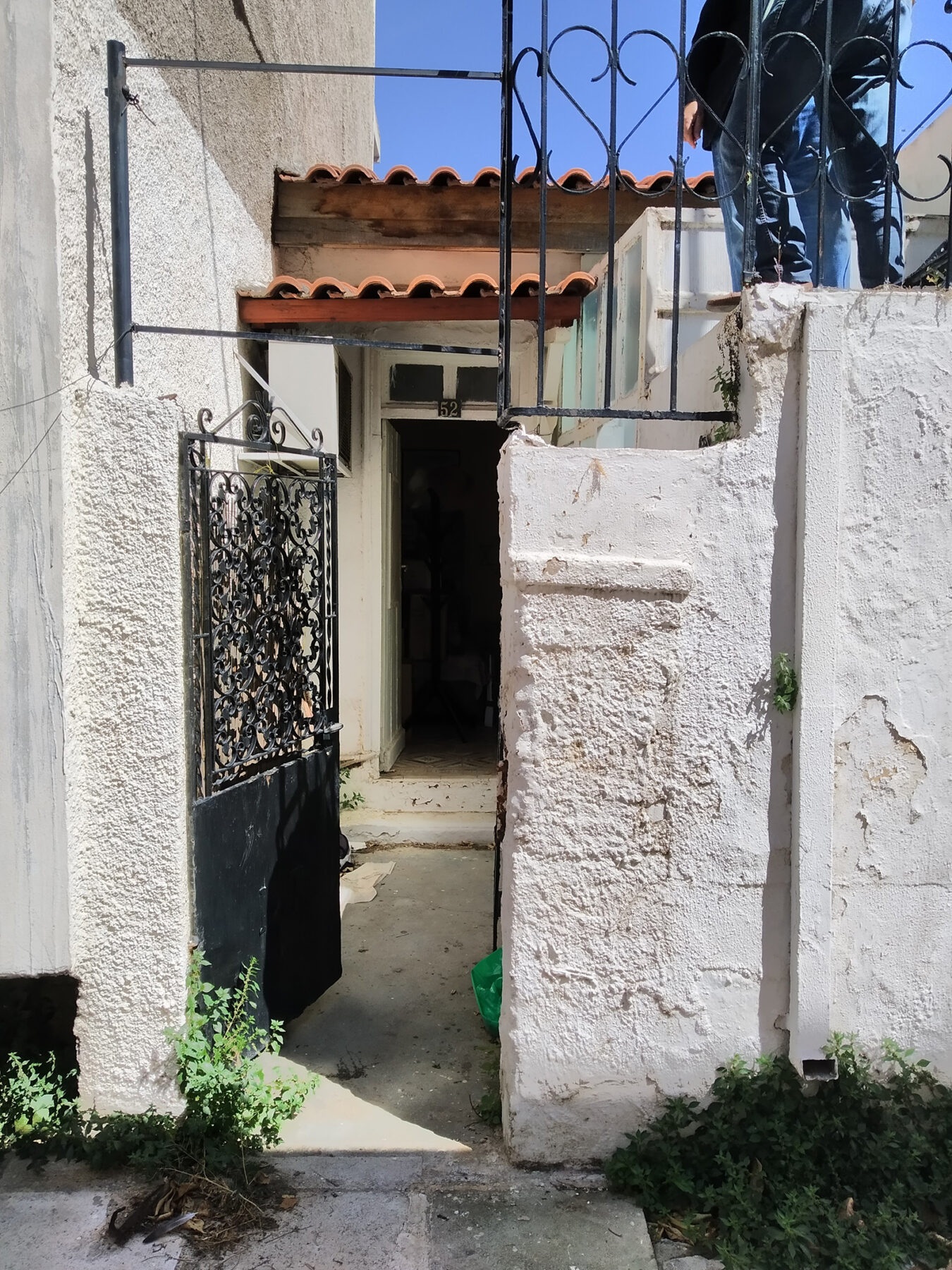 Archisearch Interior architect Efi Drakopoulou renovates a 1920's refugee residence with terrace in the historical district of Nikea, Piraeus, Greece