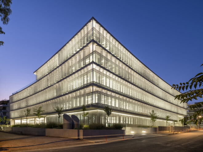 Archisearch - Τα συστήματα της ALUMIL στο εντυπωσιακό κτίριο γραφείων 'The Element'