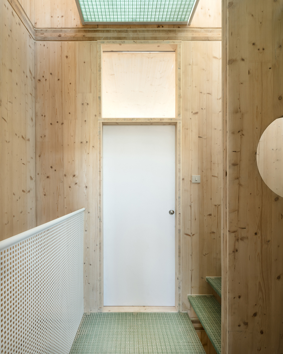 Archisearch A Simple House: a minimal form made from CLT in Antwerp | FELT