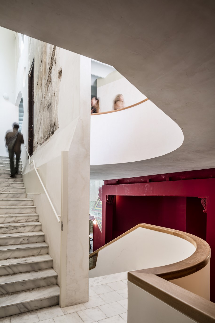 Archisearch Old and new coexists in Sala Beckett theatre | Flores & Prats