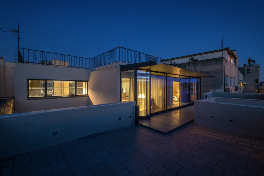 Archisearch Loft in City Hall Square, Athens | FLUX office