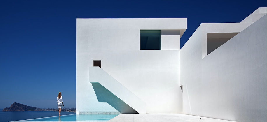 Archisearch House on the Cliff by Fran Silvestre Arquitectos