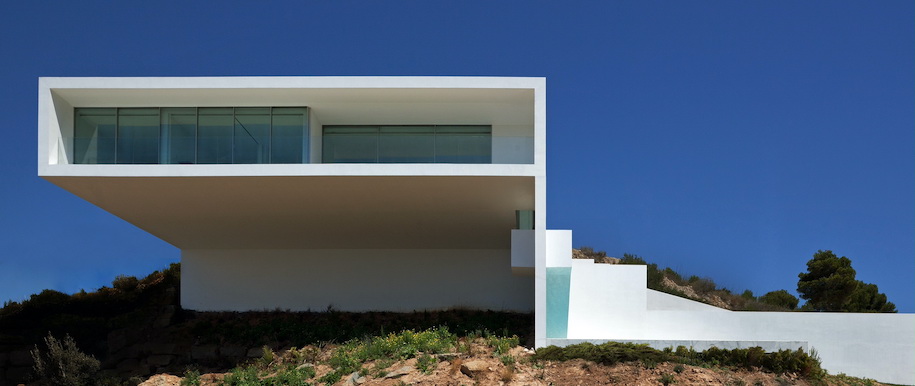 Archisearch House on the Cliff by Fran Silvestre Arquitectos