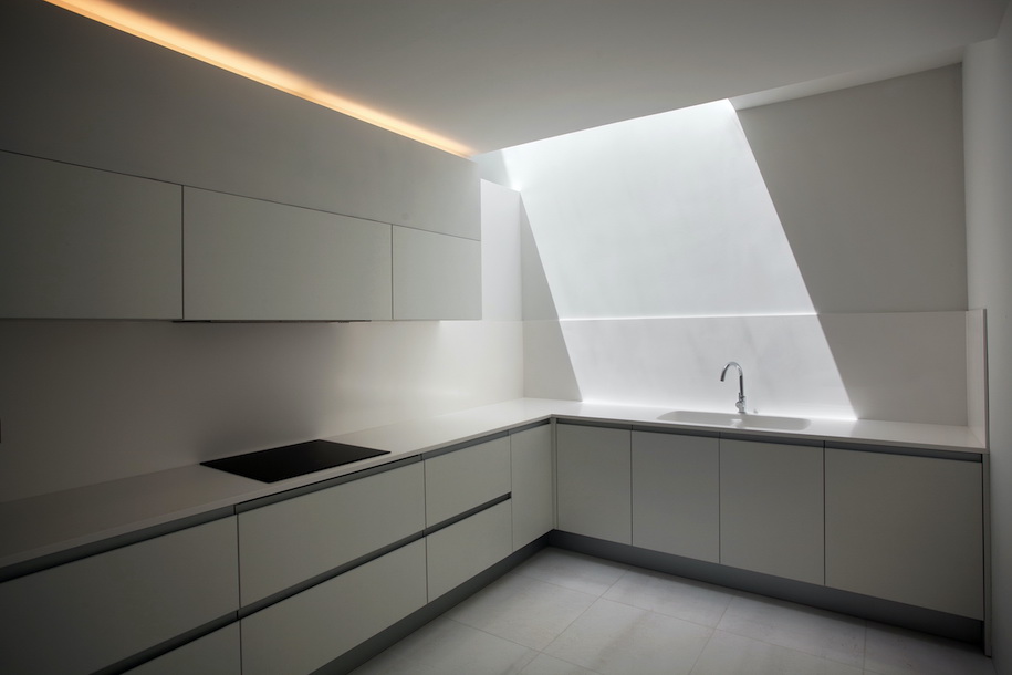 Archisearch House on the Cliff by Fran Silvestre Arquitectos