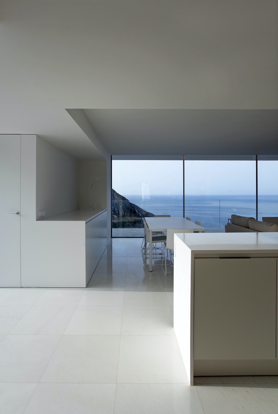 Archisearch House on the Cliff by Fran Silvestre Arquitectos