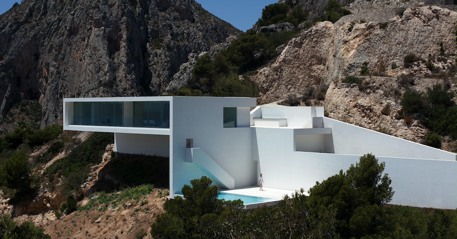 Archisearch House on the Cliff by Fran Silvestre Arquitectos