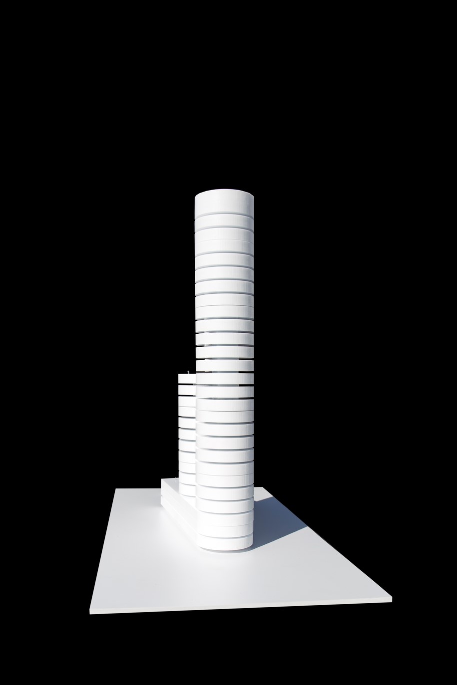Archisearch FRAN SILVESTRE ARQUITECTOS designed a Tower as a Kouros that guards the access to the city