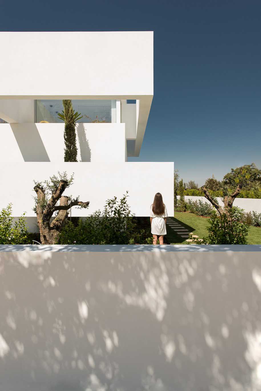 Archisearch Five Terraces and a Garden invite us to experience the different scales of the surrounding landscape / Corpo Atelier