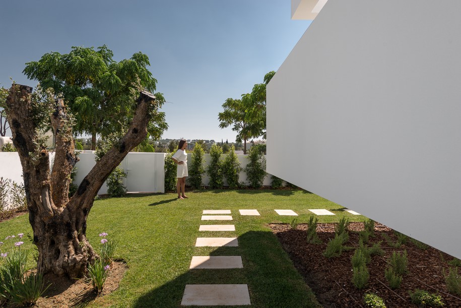 Archisearch Five Terraces and a Garden invite us to experience the different scales of the surrounding landscape / Corpo Atelier