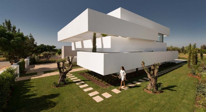 Archisearch - Five Terraces and a Garden invite us to experience the different scales of the surrounding landscape / Corpo Atelier